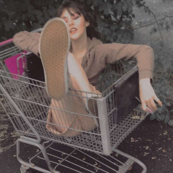 Meet your Posher, Alexis - Picture 1 of 1